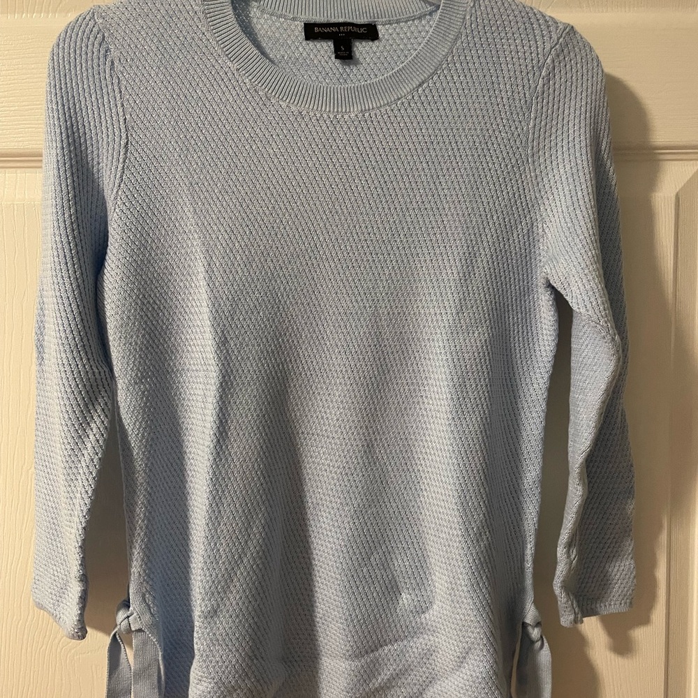 BANANA REPUBLIC BLUE SWEATER